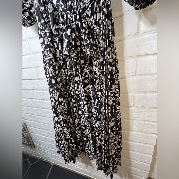 Lane Bryant Flowy Crepe Pleated Midi Puff Sleeve Dress Sz 22 Black/White #0574 - Picture 5 of 6